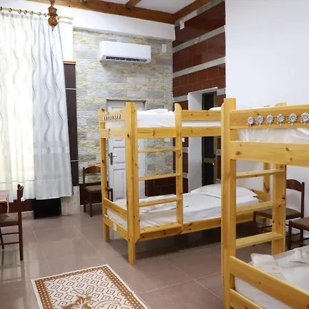 Univers بيت شباب *